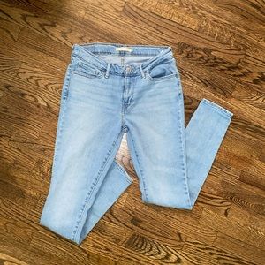711 Skinny Levi’s